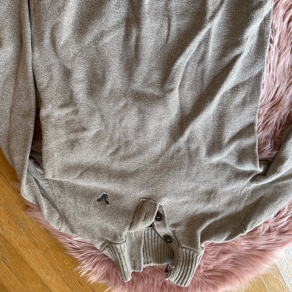 American eagle sweater, size S men but size M women - Picture 2 of 4